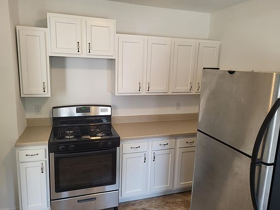 4th image of 1034 W 30th St #2
