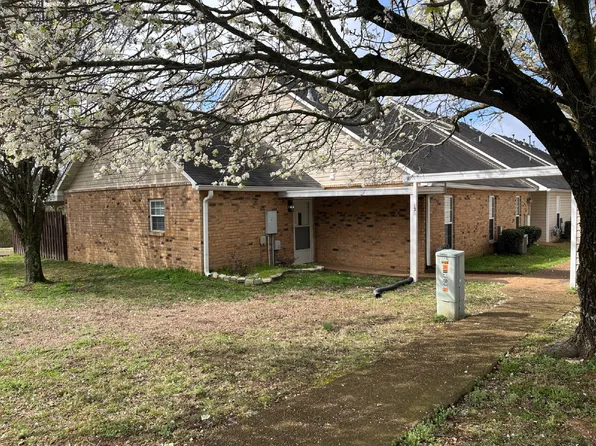 135 Lake Chateau Dr, Hermitage, TN 37076