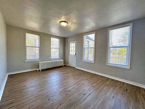 3rd image of 5-9 E Isabella Ave
