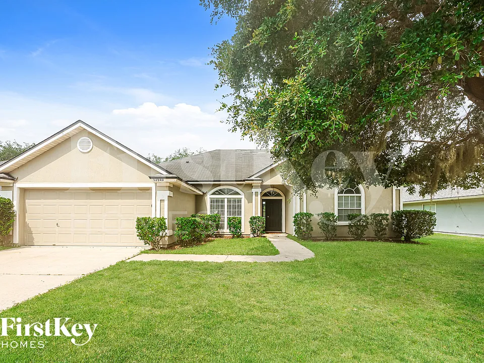 13940 Fish Eagle Dr E