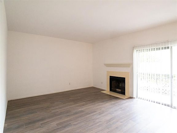 5th image of 6500 Harbor Town Dr APT 3411