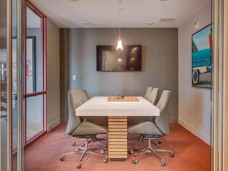 21LUX Apartments — Photo 21