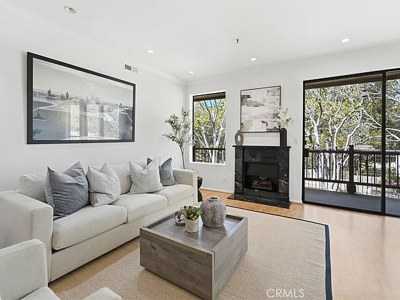 2nd image of 2559 Plaza Del Amo Unit 202