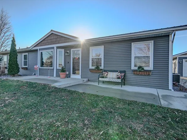 2853 Aaker Rd, Stoughton, WI 53589