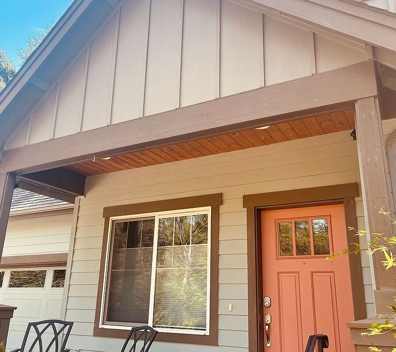 1st image of 25986 Arklow Pl NE