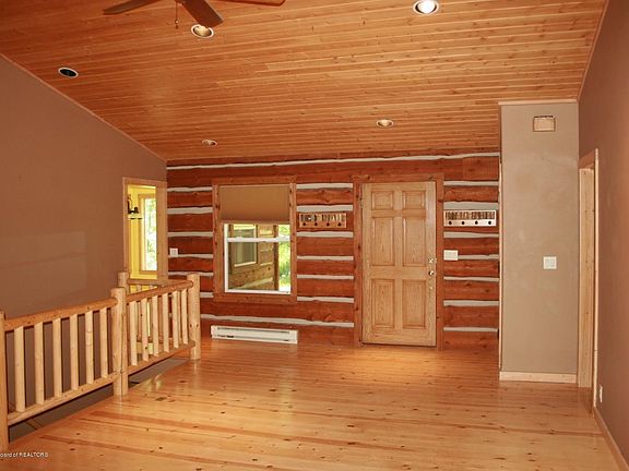 3rd image of 180 Redwood Cir
