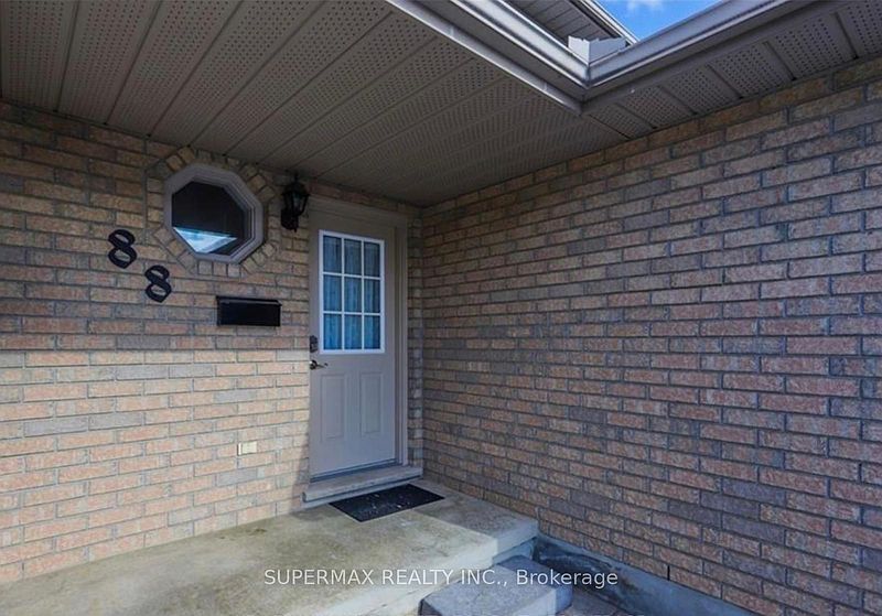 London House for rent - 4 Bedrooms — photo 2