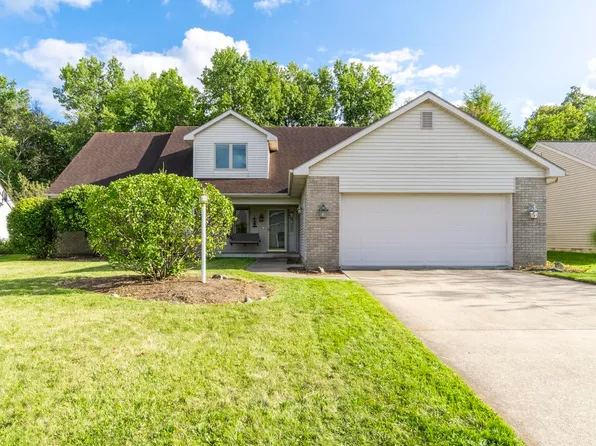 8212 Meadow Hills Dr, Fort Wayne, IN 46835