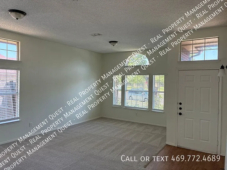 802 Nafus St — Photo 2