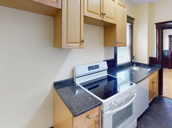 32 Lansdowne St APT 4, Brockton, MA 02301