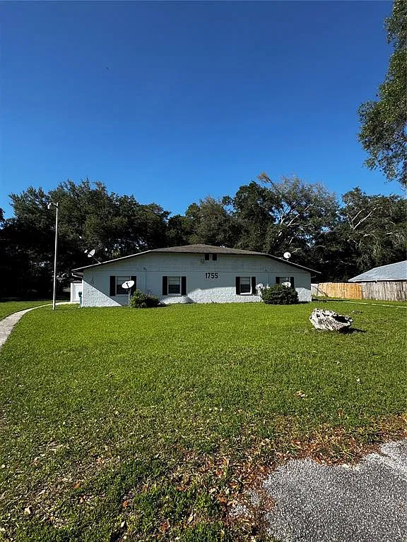 2 bed, 1.5 bath, 900 sqft, $1,150 — Photo 1