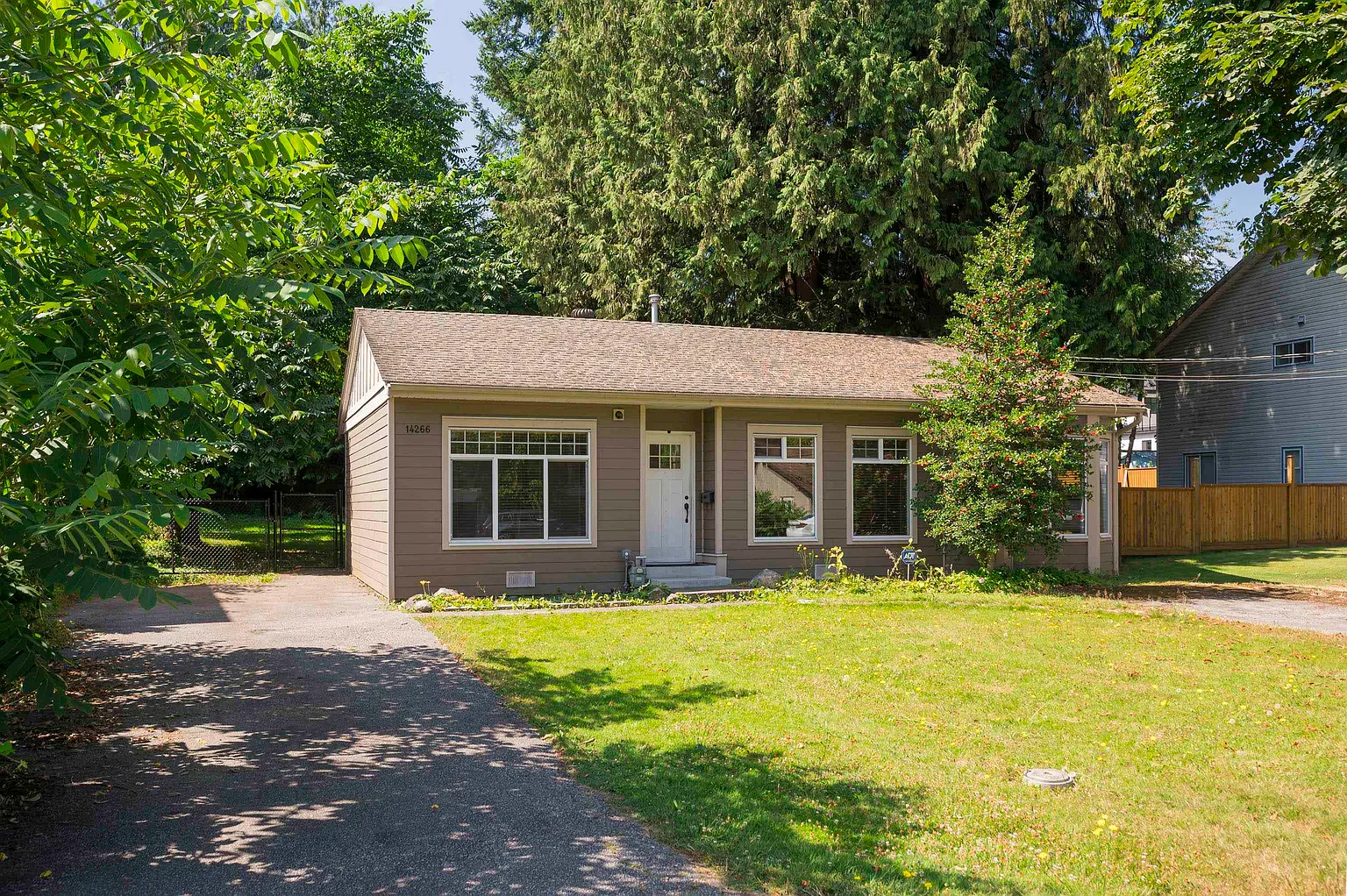 14266 Melrose Dr photo 1