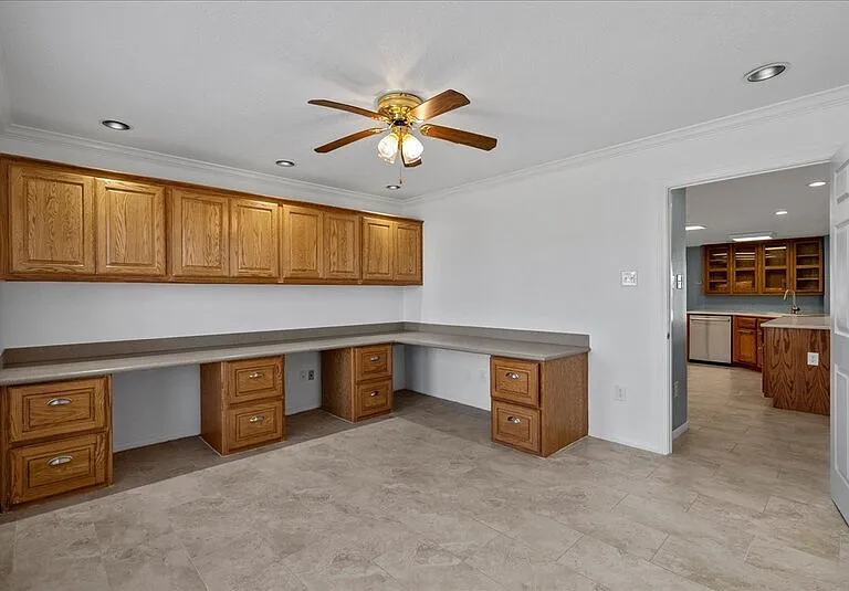 2421 Caroline St — Photo 15