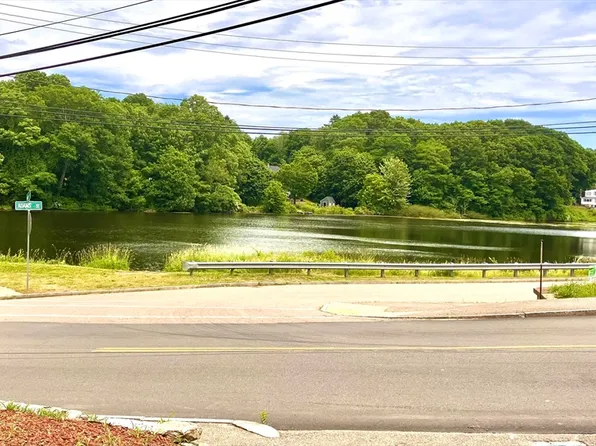 42 Maple St, Spencer, MA 01562