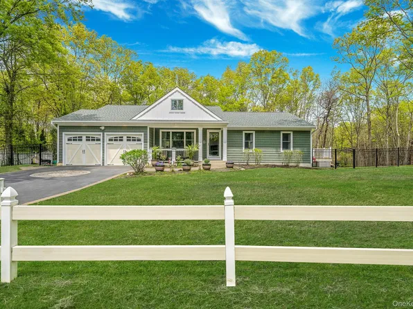 14 Belvoir Court, Ridge, NY 11788