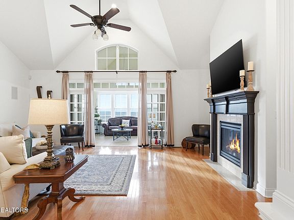 5th image of 1201 Bishops View Ln