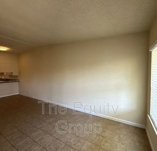 1140 W Tulare Ave #C — Photo 4