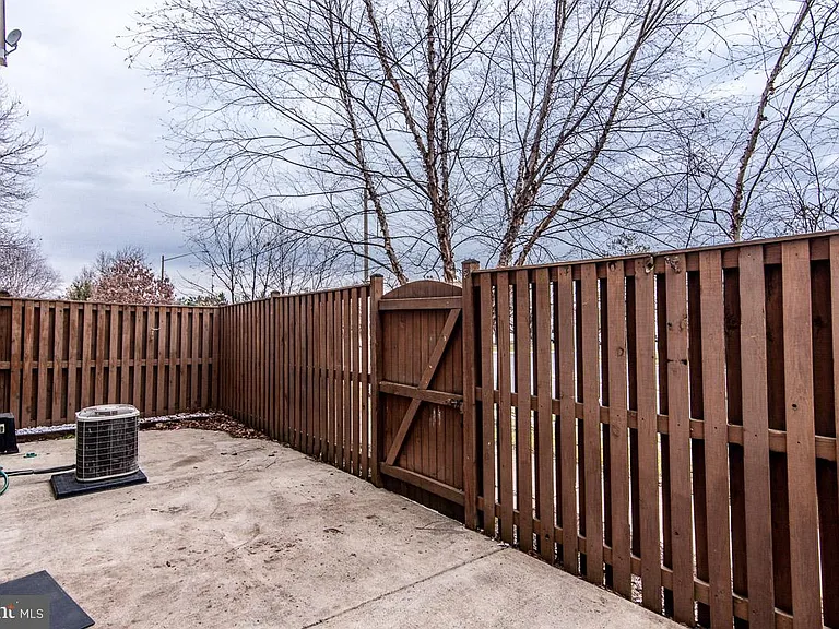 7700 Duneiden Ln — Photo 35
