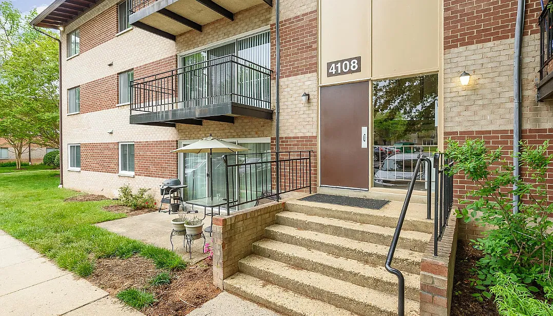 1 bed, 750 sqft, $2,000 — Photo 3