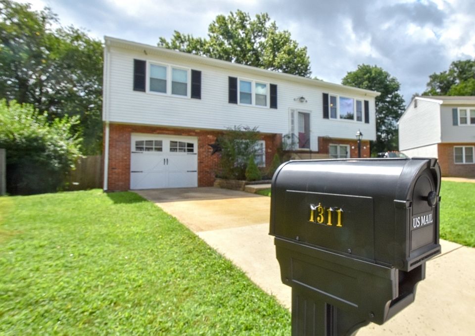 1st image of 1311 Chalet Dr