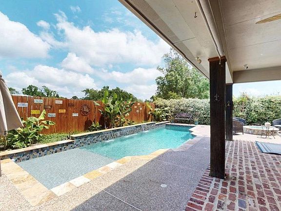 2nd image of 104 Mockingbird Ln