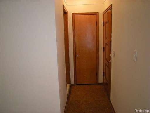 5th image of 8170 Woodbine St