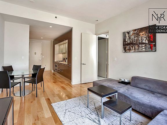 3rd image of 75 Wall St APT 19G