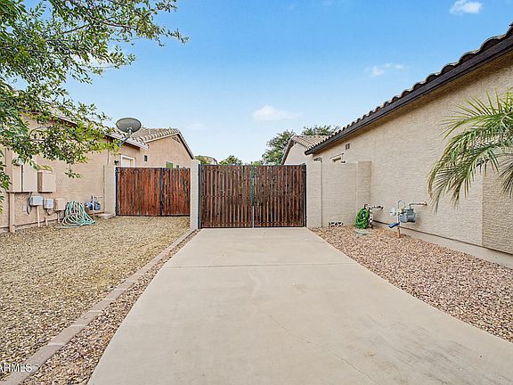 4th image of 3371 E HORSESHOE Drive