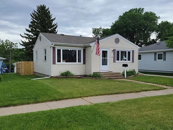 1325 N 15th St, Bismarck, ND 58501