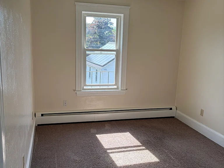 27 Fairlawn Ave #3F — Photo 11