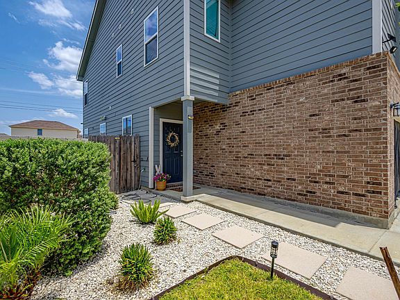 4th image of 4215 Lorisa Dr