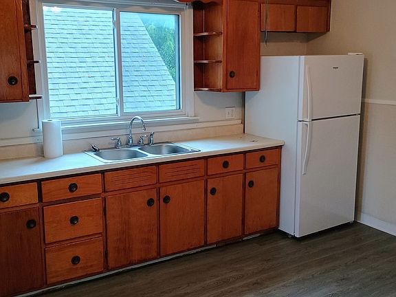 2nd image of 586 S Ogden St