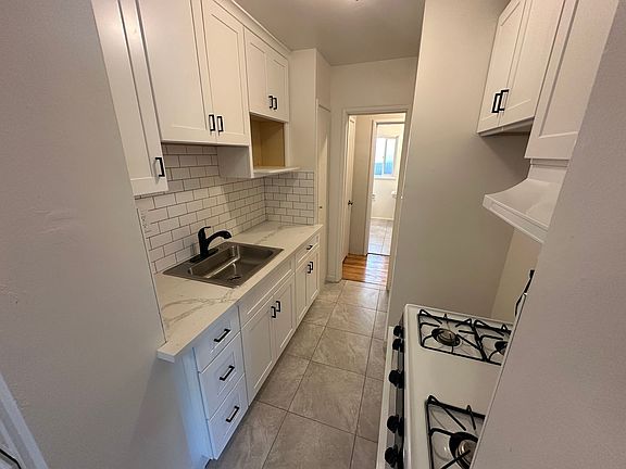 2nd image of 2715 F St APT 05