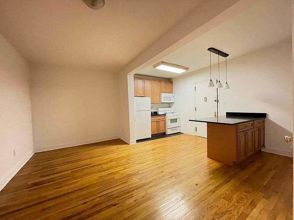 1st image of 33 Crooke Ave APT 1G
