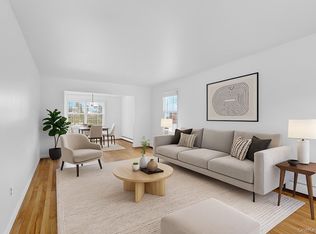 176 Jackson Ave APT A, Syosset, NY 11791