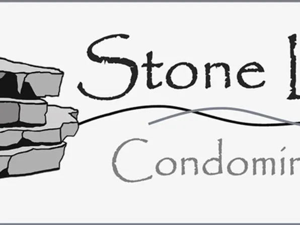 N106W6640 Stone Lake CIRCLE #7, Cedarburg, WI 53012