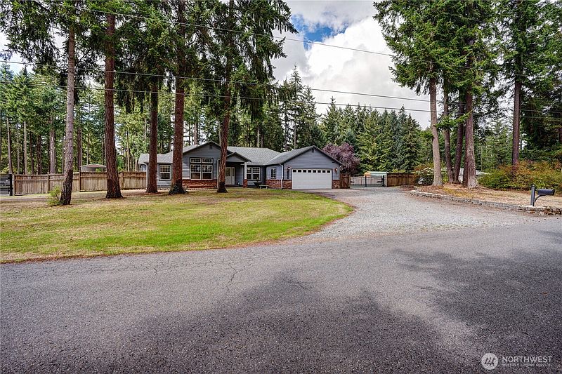 3rd image of 24512 64th Avenue E