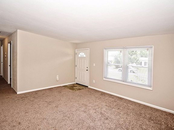 4th image of 3136 Laverne Dr