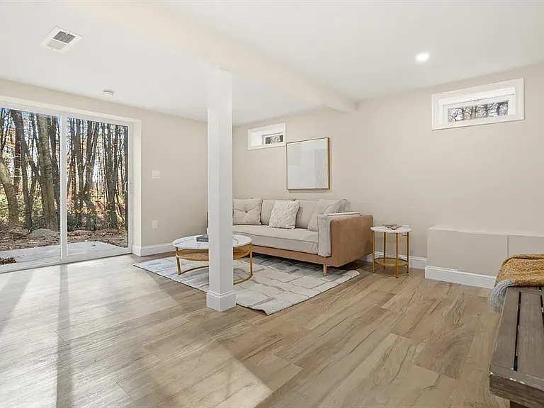 44 Dudley Rd — Photo 9