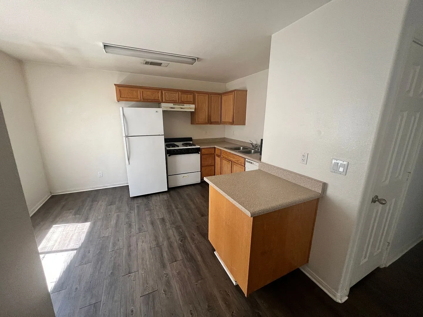 6320 Mesquite Ave. — Photo 4