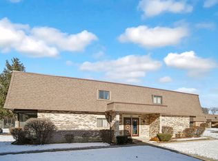 9190 South Rd APT C, Palos Hills, IL 60465