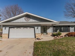 606 Cabrini Cir, West Bend, WI 53095