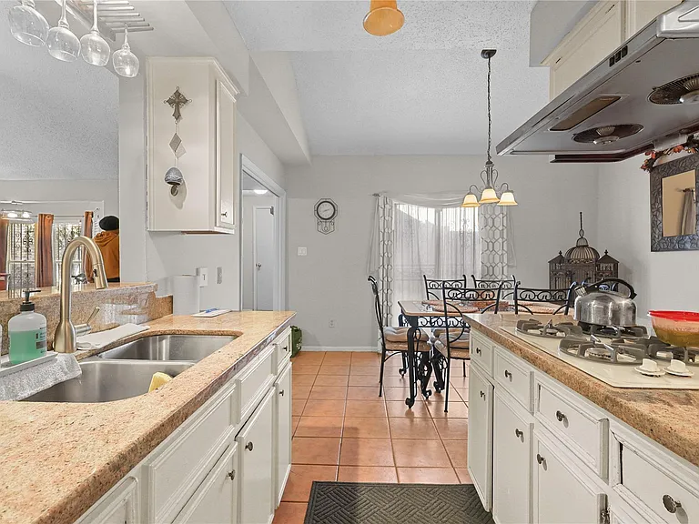 4123 Yupon Ridge Dr — Photo 14