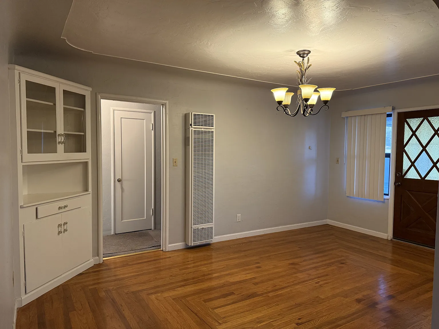 4 bed, $4,000 — Photo 4