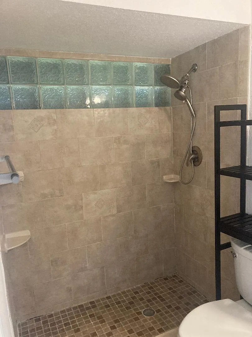 3 bed, 2.0 bath, 1737 sqft, $2,900 — Photo 4