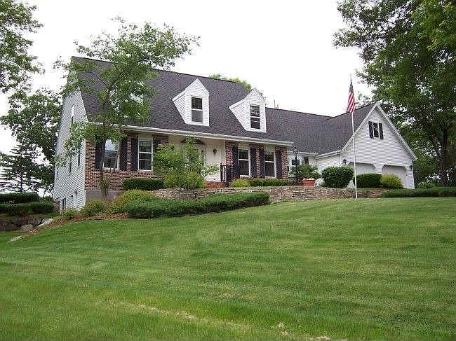 2nd image of 620 E Indian Hills Dr