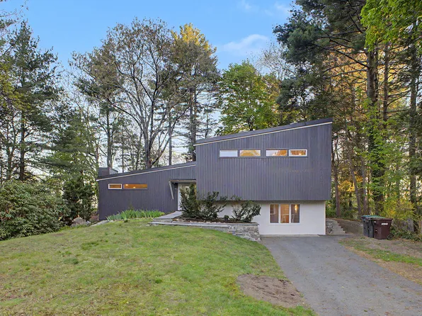 36 Harmony Hl, Dedham, MA 02026