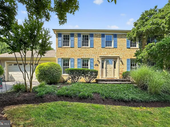 12195 Queens Brigade Dr, Fairfax, VA 22030