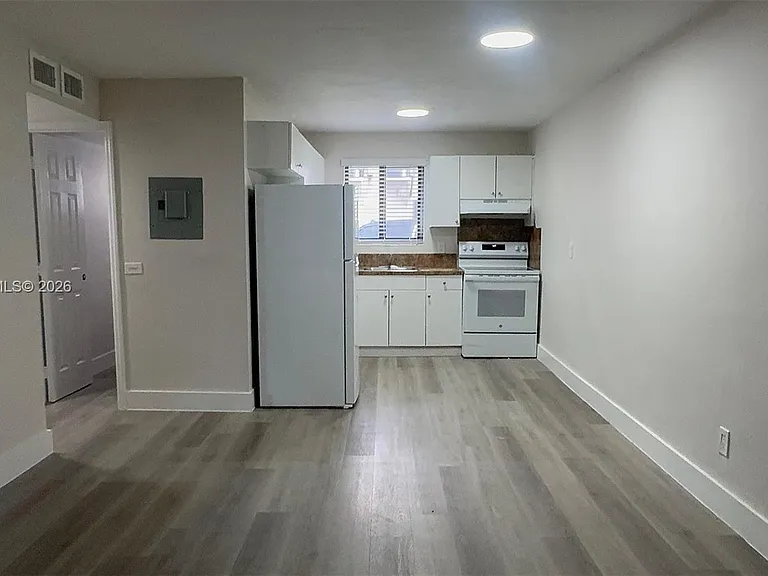 1345 W 28th St #4 — Photo 13