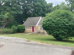 121 Ridge Ave, Mcknight, PA 15237